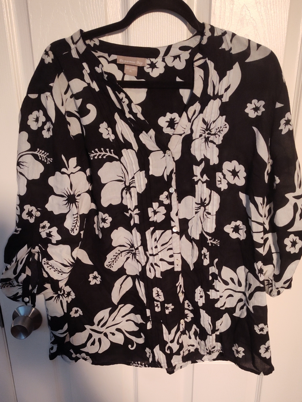 Black & White Floral V-Neck Tunic